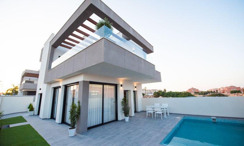 Villa in Los Montesinos - view 1