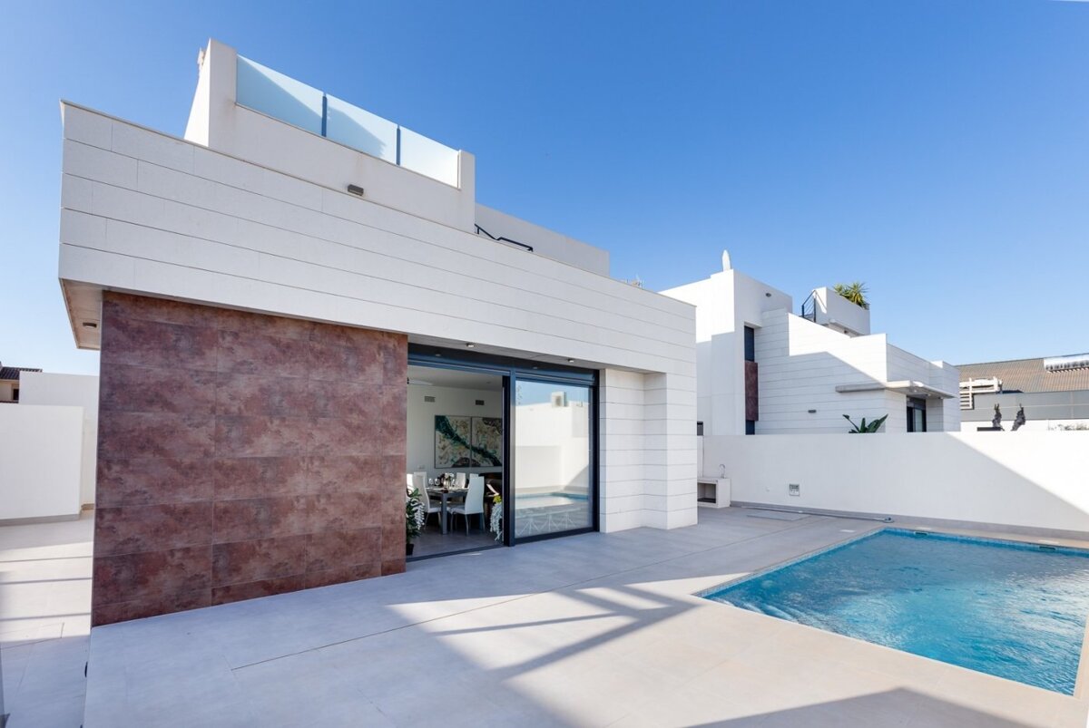 Villa in Alicante - view 1
