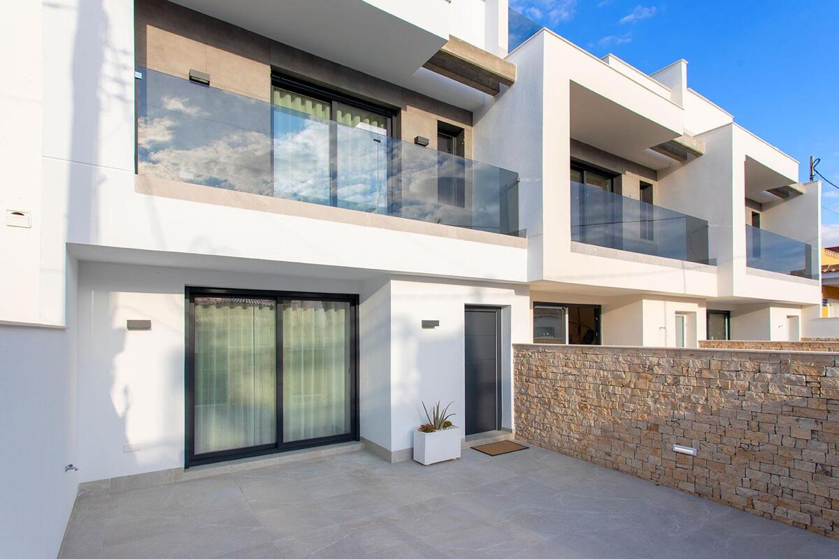 House in Alicante - view 1