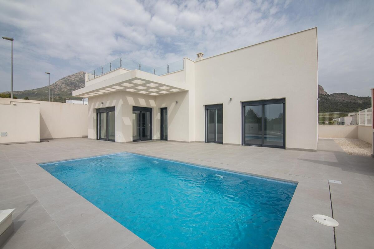 Villa in Alicante - view 1