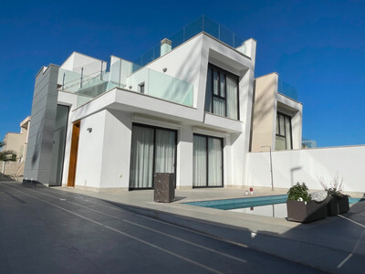 Villa in Alicante - view 1