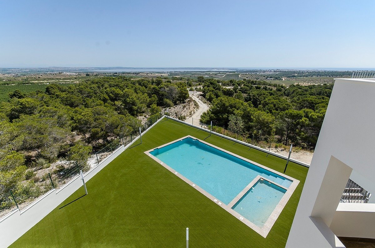 House in Alicante - view 1