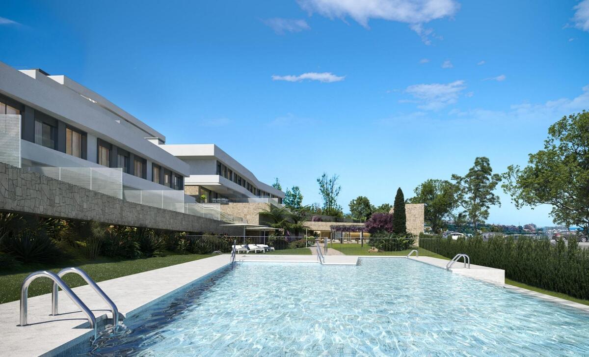 House in Estepona - view 1