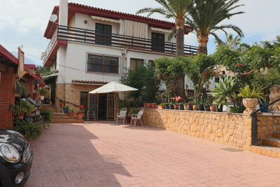 Villa in La Nucia - view 1