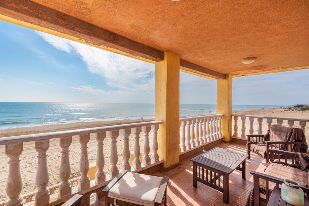 Villa in Guardamar del Segura - view 1