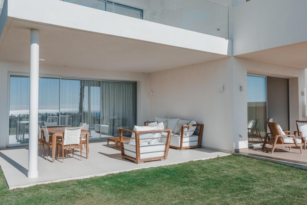 Apartment in Benahavis - view 1