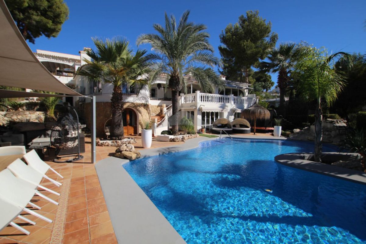 Villa in San Juan de Alicante - view 1