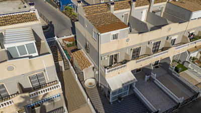 House in La Zenia - view 1