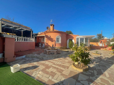 Villa in Alicante - view 1