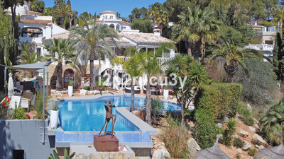Villa in Benissanet - view 1