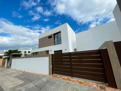 Villa in Alicante - view 1
