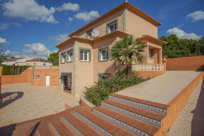 Villa in Alicante - view 1