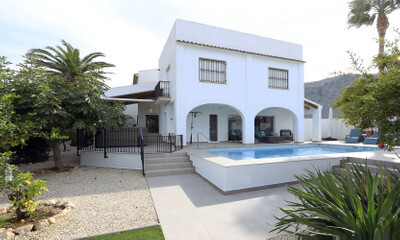 Villa in L'Albir - view 1