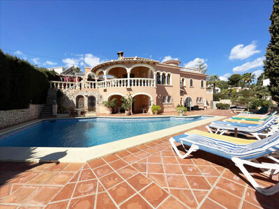 Villa in Benissanet - view 1