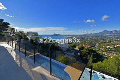Villa in Alicante - view 1