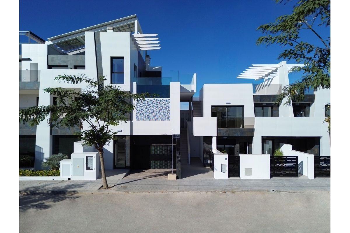 House in Alicante - view 1
