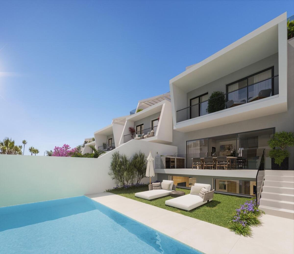 House in Estepona - view 1