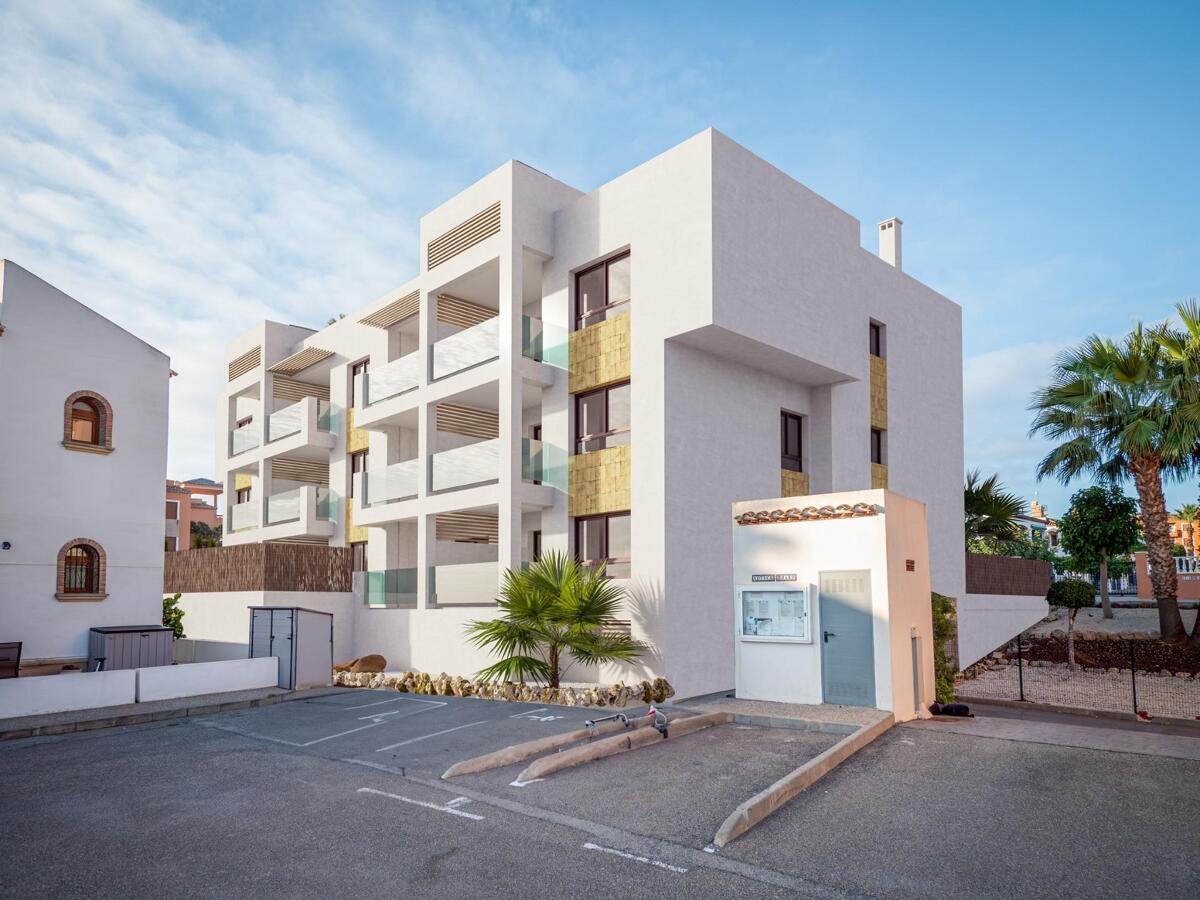 Apartment in Dehesa de Campoamor - view 1