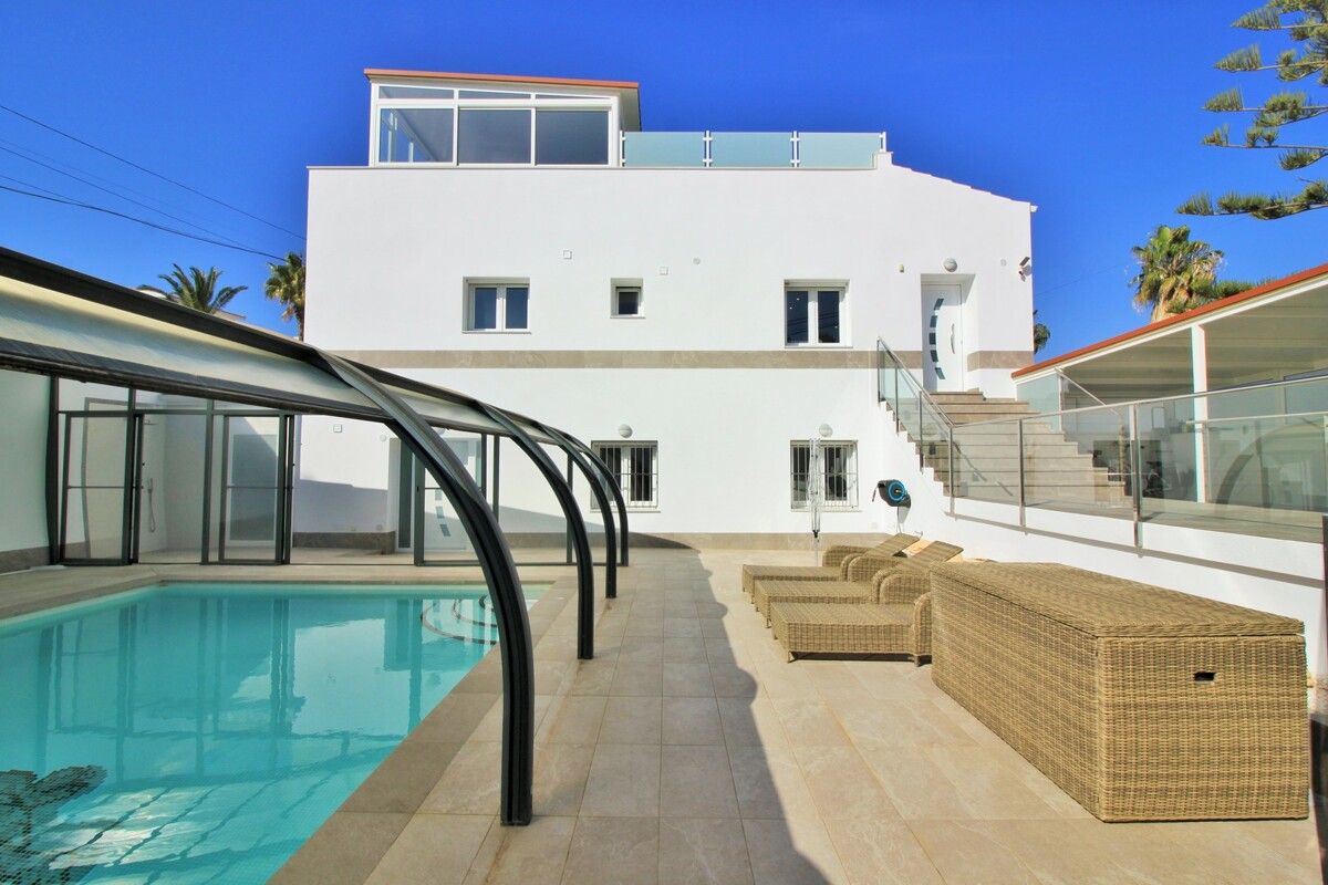Villa in Villamartin - view 1