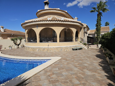 Villa in Alicante - view 1