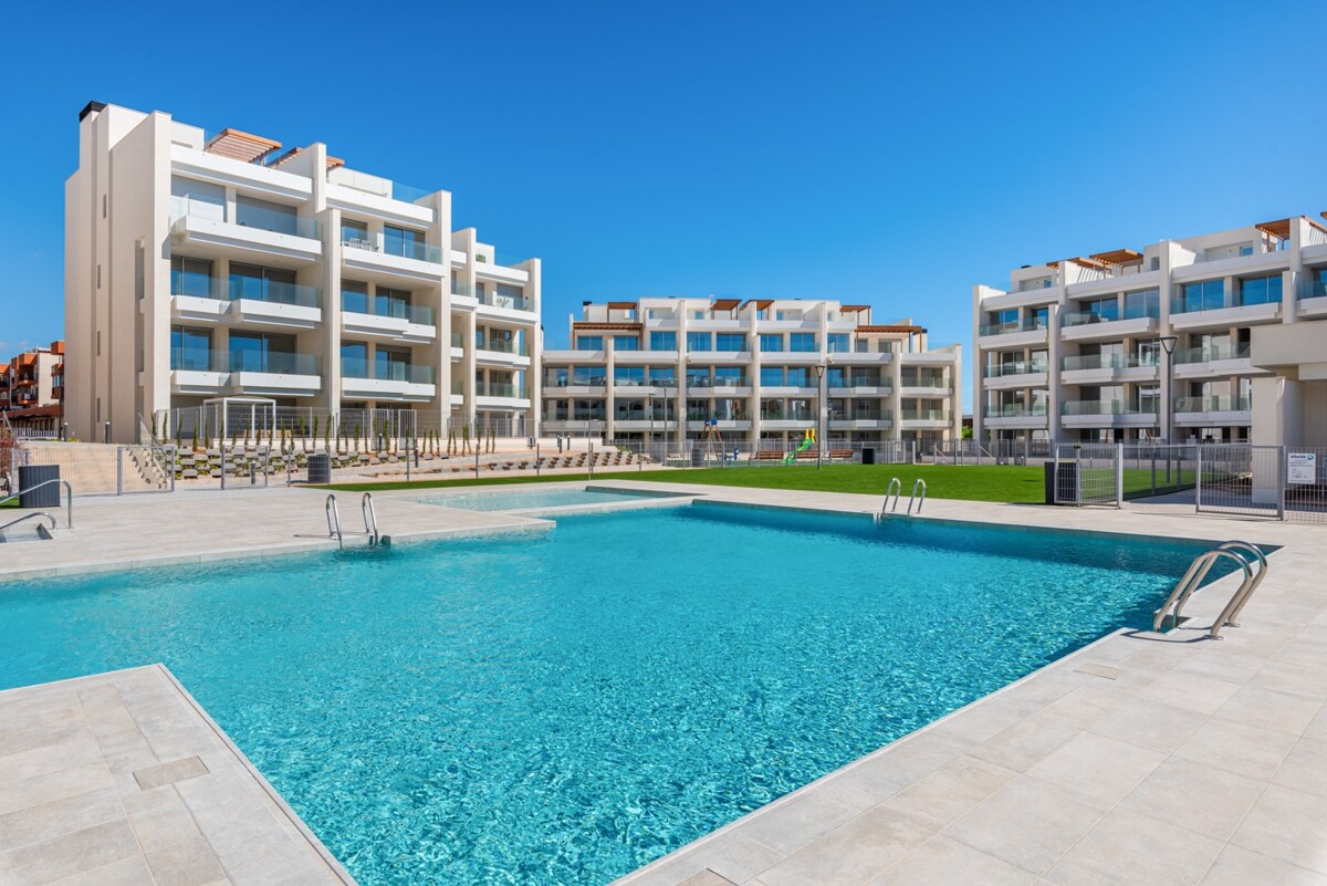 Apartment in Villamartin - view 1