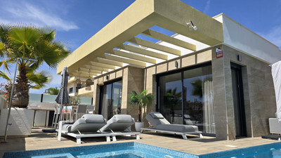 Villa in Alicante - view 1