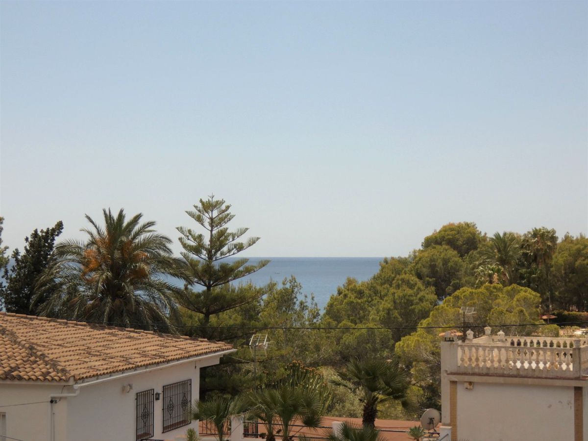 Villa in Alicante - view 1