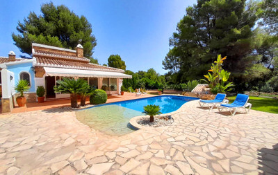 Villa in Alicante - view 1