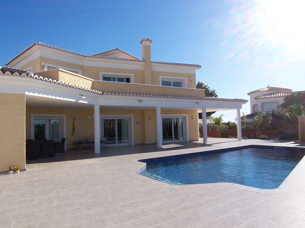 Villa in San Juan de Alicante - view 1