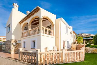 Villa in Alicante - view 1