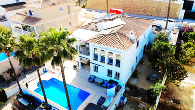 Villa in La Nucia - view 1