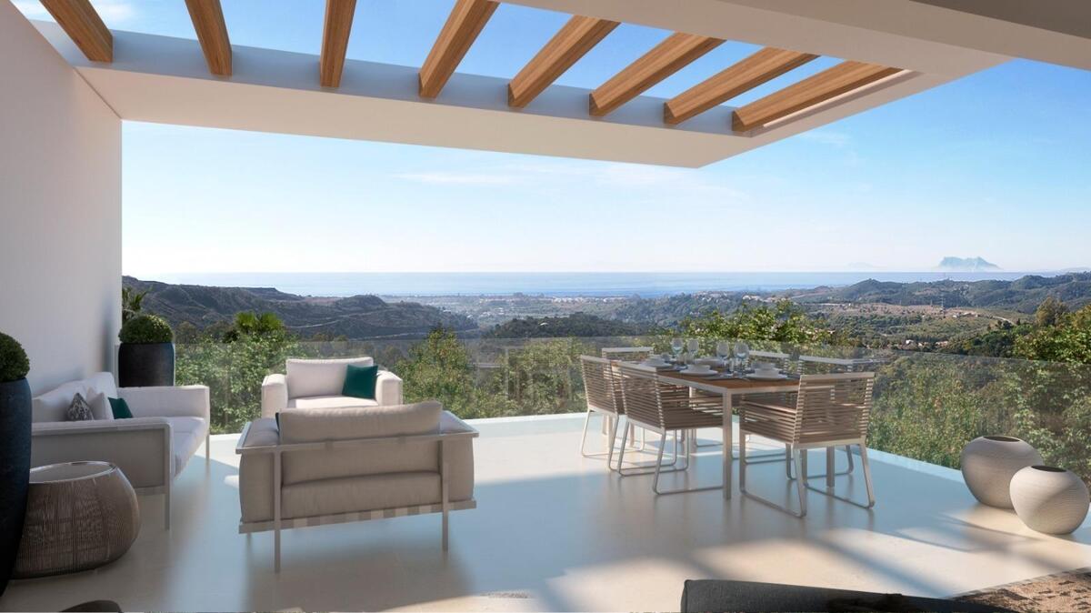 Penthouse in Benahavis - view 1