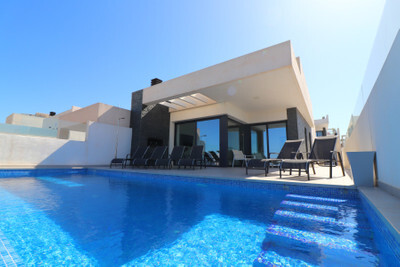 Villa in Alicante - view 1