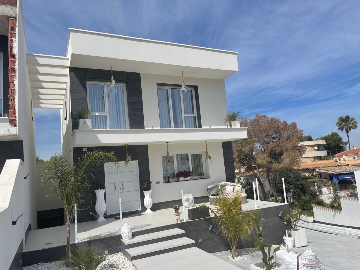 Villa in San Juan de Alicante - view 1