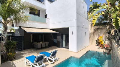 Villa in Alicante - view 1