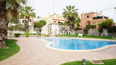 Villa in Alicante - view 1