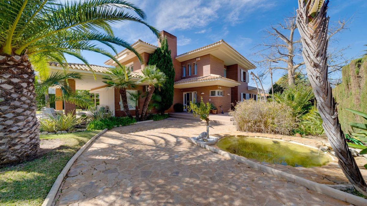 House in San Juan de Alicante - view 1