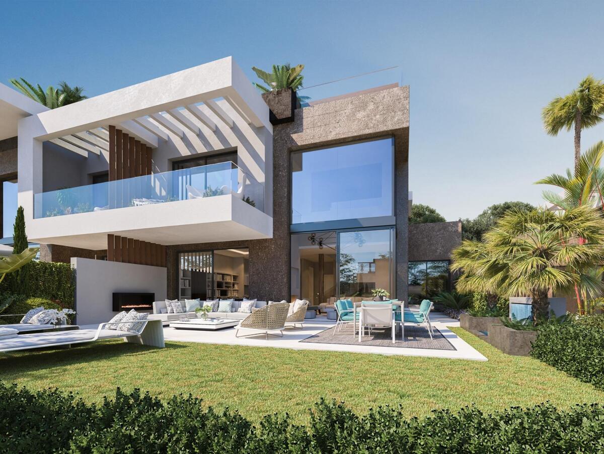 House in Marbella Del Este - view 1