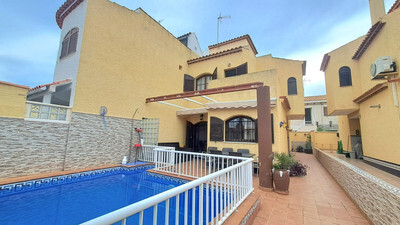 House in Alicante - view 1