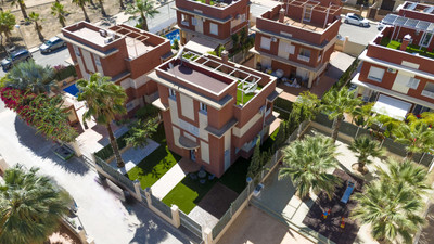 Villa in La Zenia - view 1