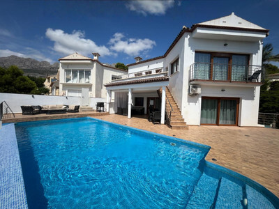 Villa in Alicante - view 1