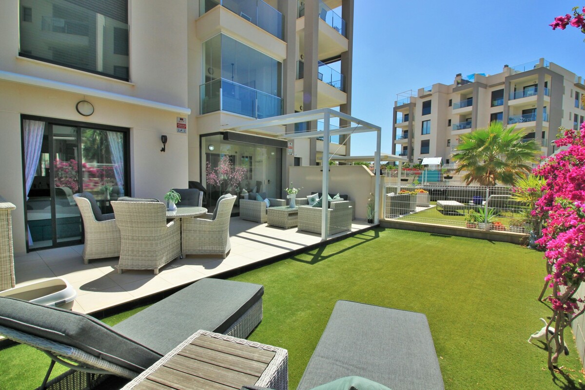 Apartment in Urbanizacion los Balcones - view 1