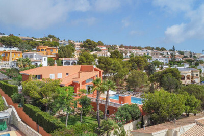 Villa in Ciudad Jardin - view 1
