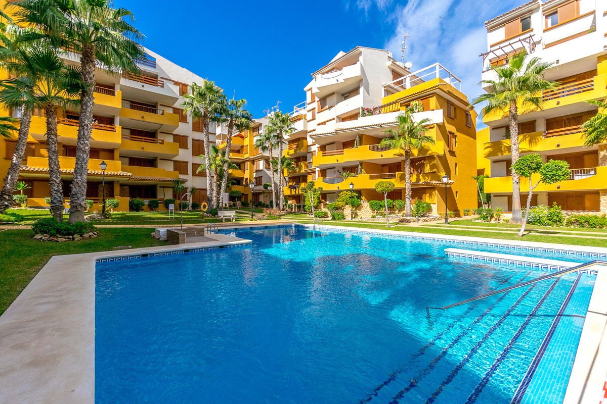 Penthouse in Alicante - view 1