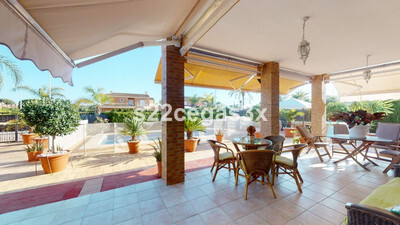 Villa in Elche - view 1
