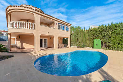 Villa in Alicante - view 1