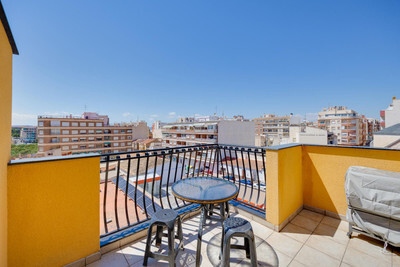 Penthouse in Alicante - view 1