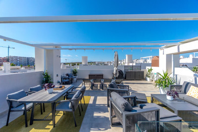 Penthouse in Alicante - view 1