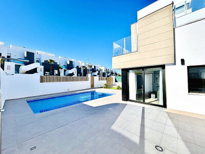 Villa in Guardamar del Segura - view 1