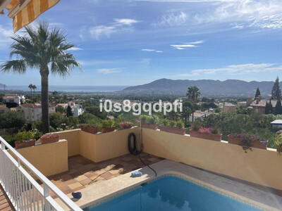 Villa in La Nucia - view 1